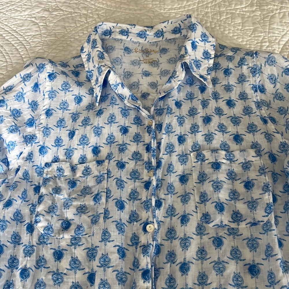 Lilly Pulitzer Linen Button Down Shirt Turtle Print Blue and White Size M